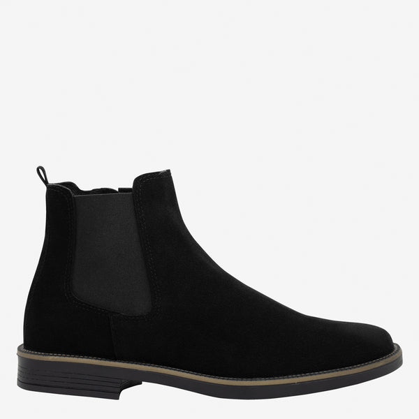 Botines de hombre negros de ante con elástico lateral y suela beige